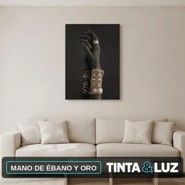 MANO DE ÉBANO Y ORO