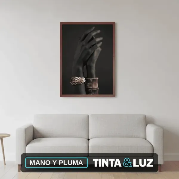 MANO Y PLUMA