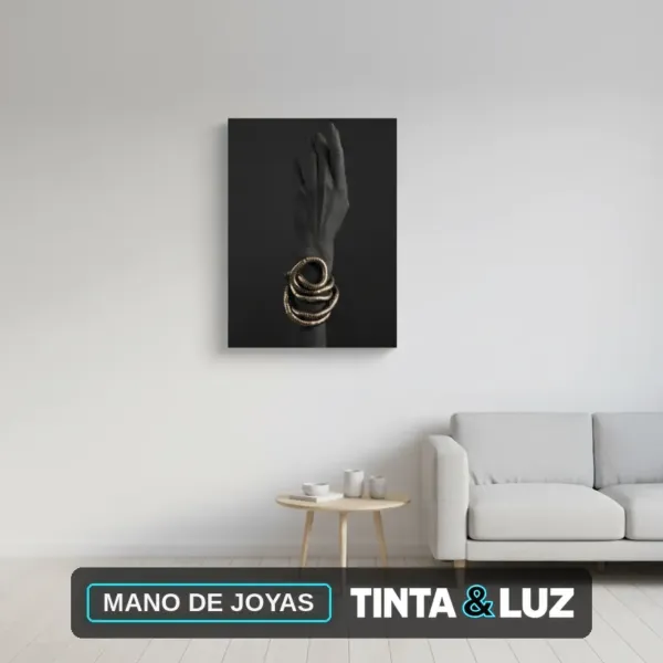 MANO DE JOYAS