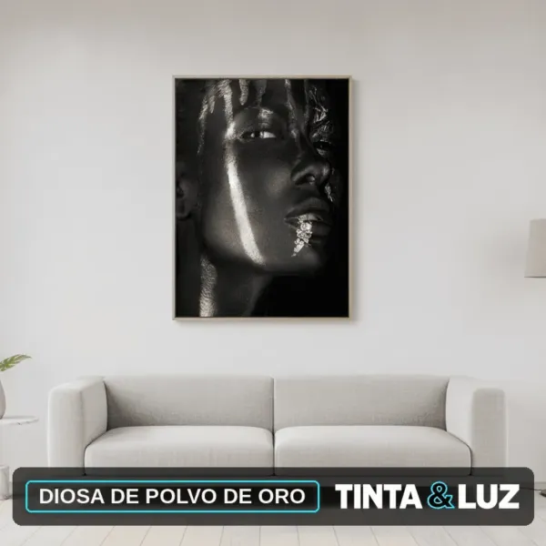 DIOSA DE POLVO DE ORO