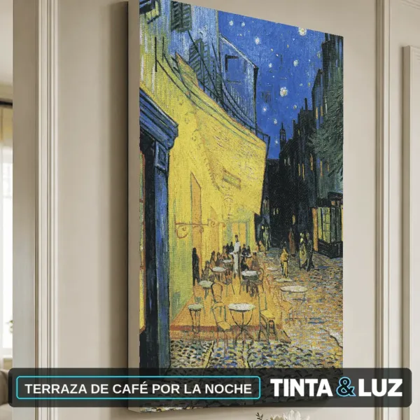 TERRAZA DE CAFÉ POR LA NOCHE