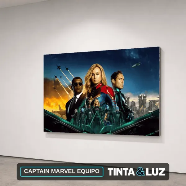 CAPTAIN MARVEL EQUIPO
