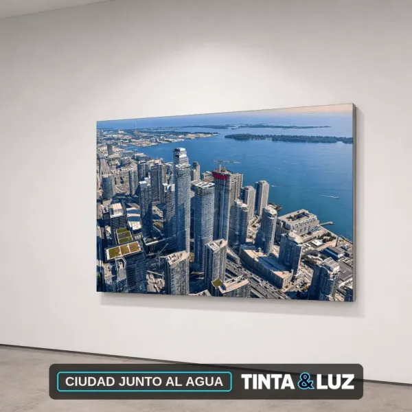 CIUDAD JUNTO AL AGUA
