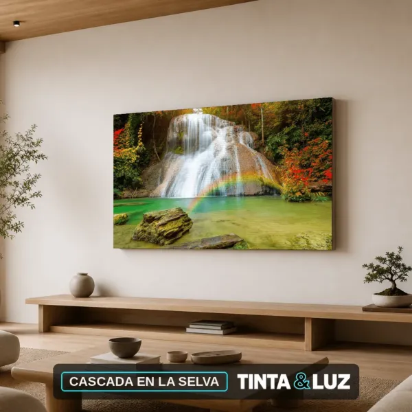 CASCADA EN LA SELVA