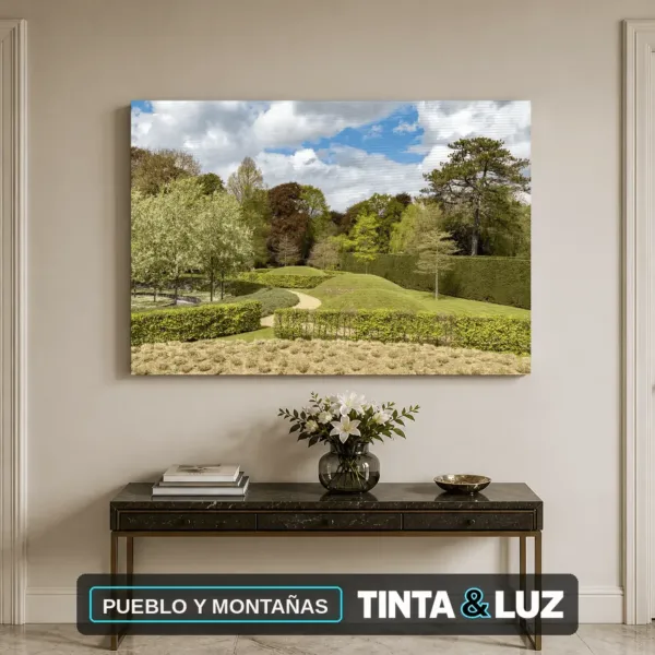PUEBLO Y MONTAÑAS
