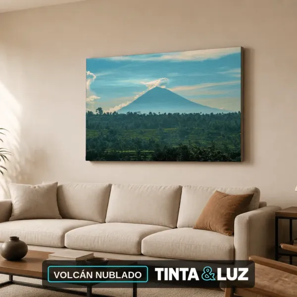 VOLCÁN NUBLADO