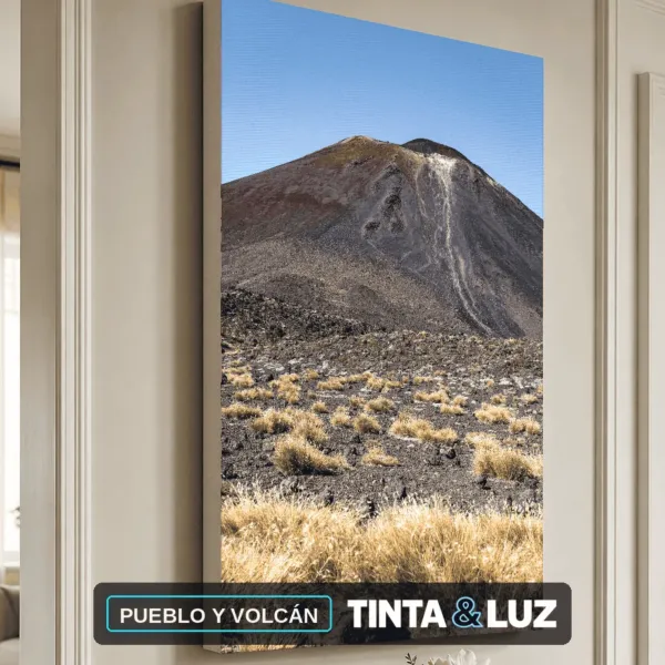 PUEBLO Y VOLCÁN