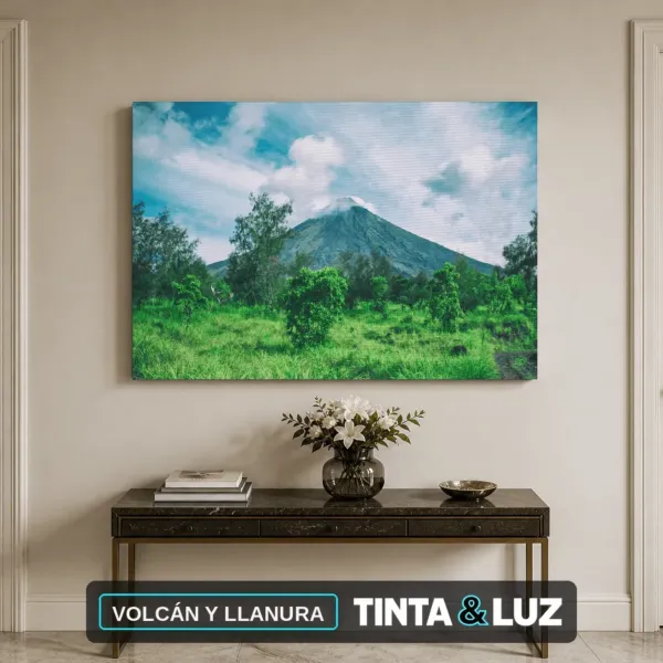 VOLCÁN Y LLANURA