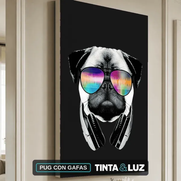 PUG CON GAFAS