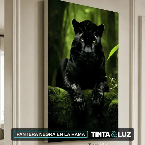 PANTERA NEGRA EN LA RAMA
