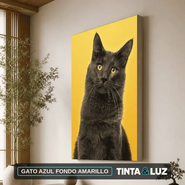 GATO AZUL FONDO AMARILLO