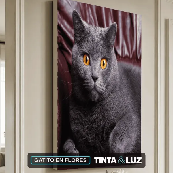 GATITO EN FLORES