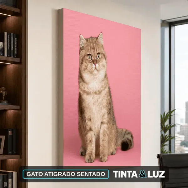 GATO ATIGRADO SENTADO