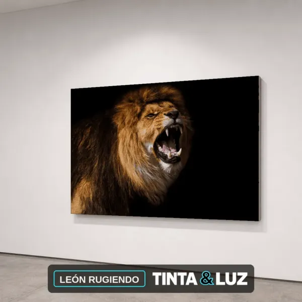 LEÓN RUGIENDO