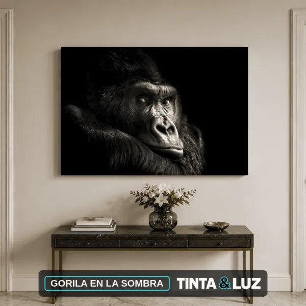 GORILA EN LA SOMBRA
