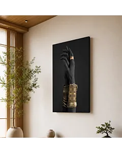 MANO DE ÉBANO Y ORO