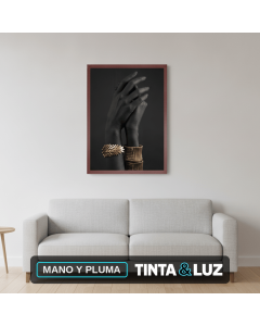 MANO Y PLUMA