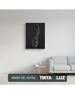 MANO DE JOYAS