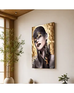 DIOSA DE ORO Y GLAMOUR