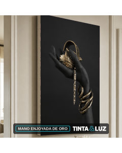 MANO ENJOYADA DE ORO