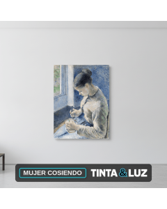 MUJER COSIENDO