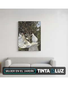 MUJER EN EL JARDÍN