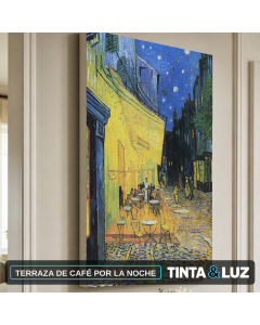 TERRAZA DE CAFÉ POR LA NOCHE