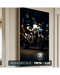 MOTO BLANCA CALLE