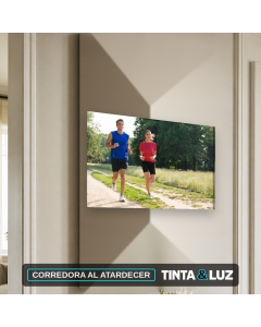 CORREDORA AL ATARDECER