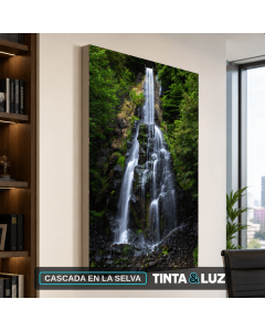 CASCADA EN LA SELVA