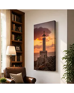 FARO AL ATARDECER