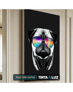 PUG CON GAFAS