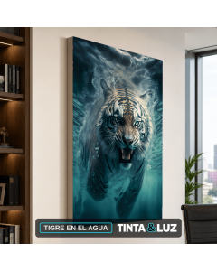TIGRE EN EL AGUA