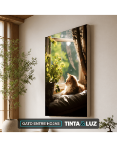 GATO ENTRE HOJAS