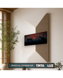 JIRAFA AL ATARDECER