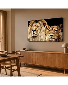 LEONES EN LA HIERBA
