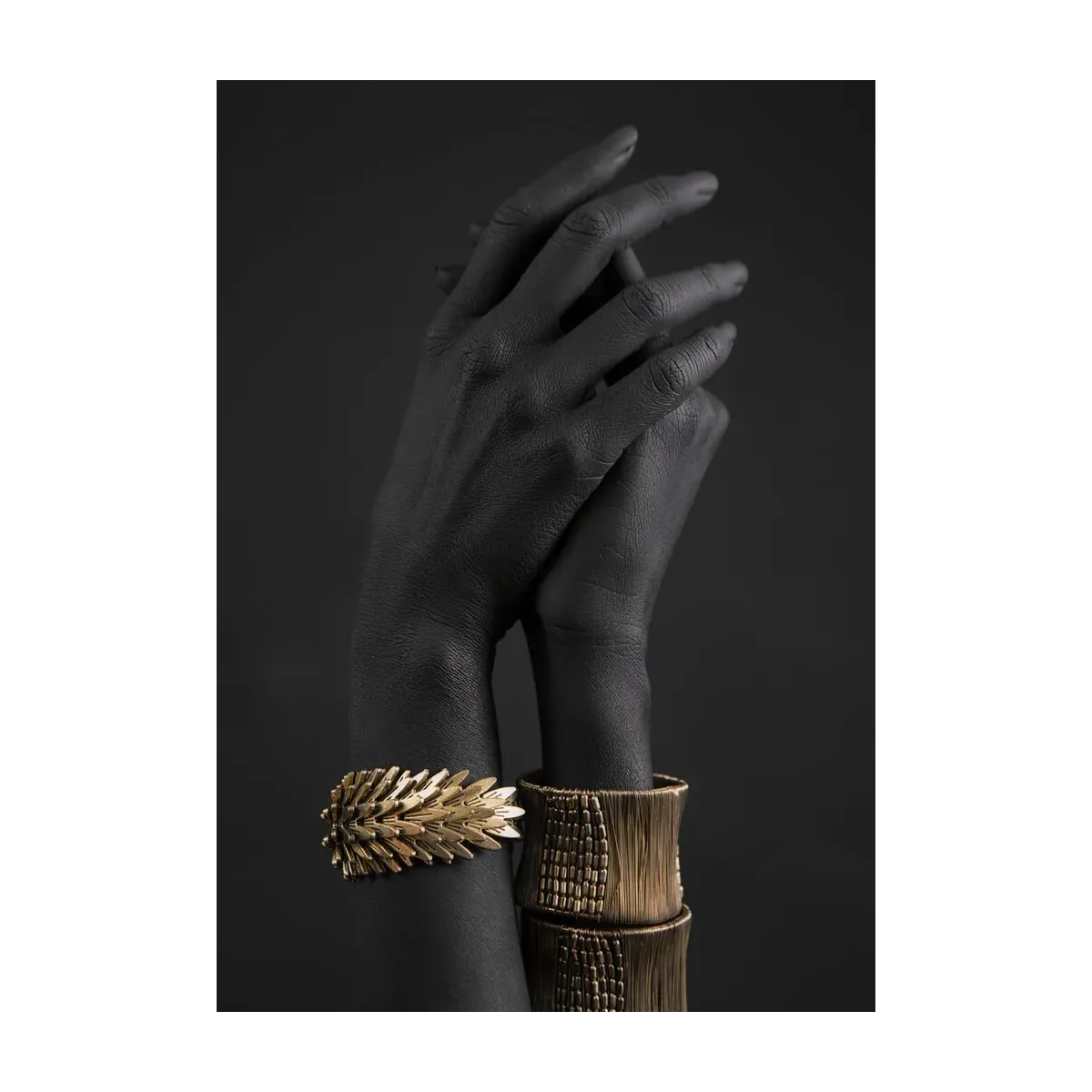 MANO Y PLUMA